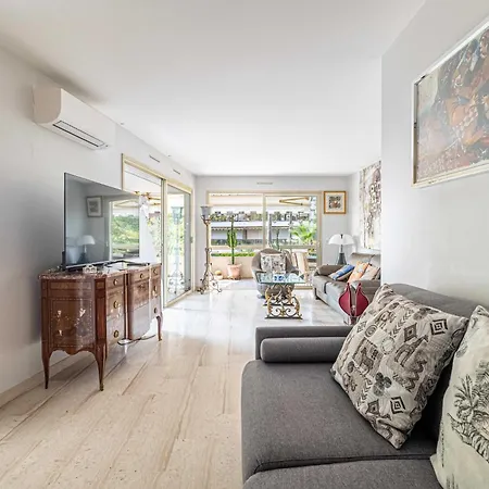 Apartmán Stunning Aprt A C 1br 4p -
