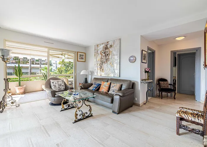 Stunning Aprt A C 1br 4p -