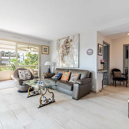 Stunning Aprt A C 1br 4p -